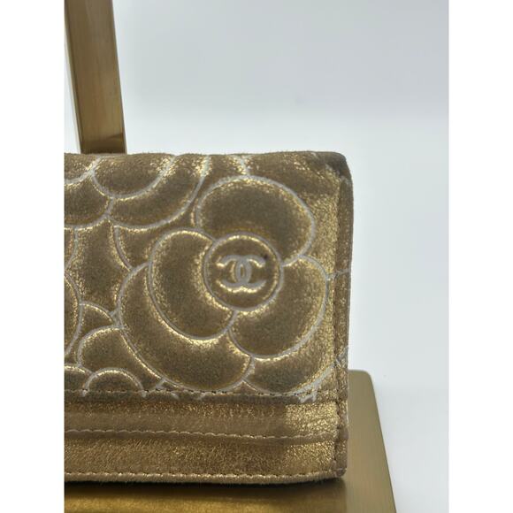 RARE Chanel Gold Suede Camellia Embossed‎ Classic Card Holder! - Picture 6 of 11